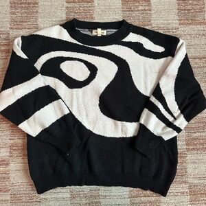 Black and White Abstract Pattern Sweater